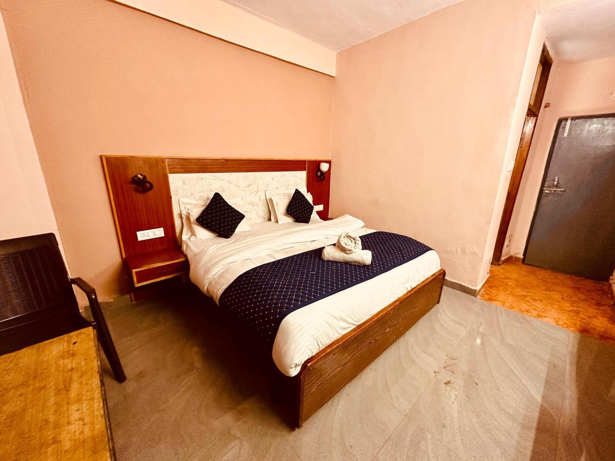 Hotel D Kanchan Manali Kültér fotó
