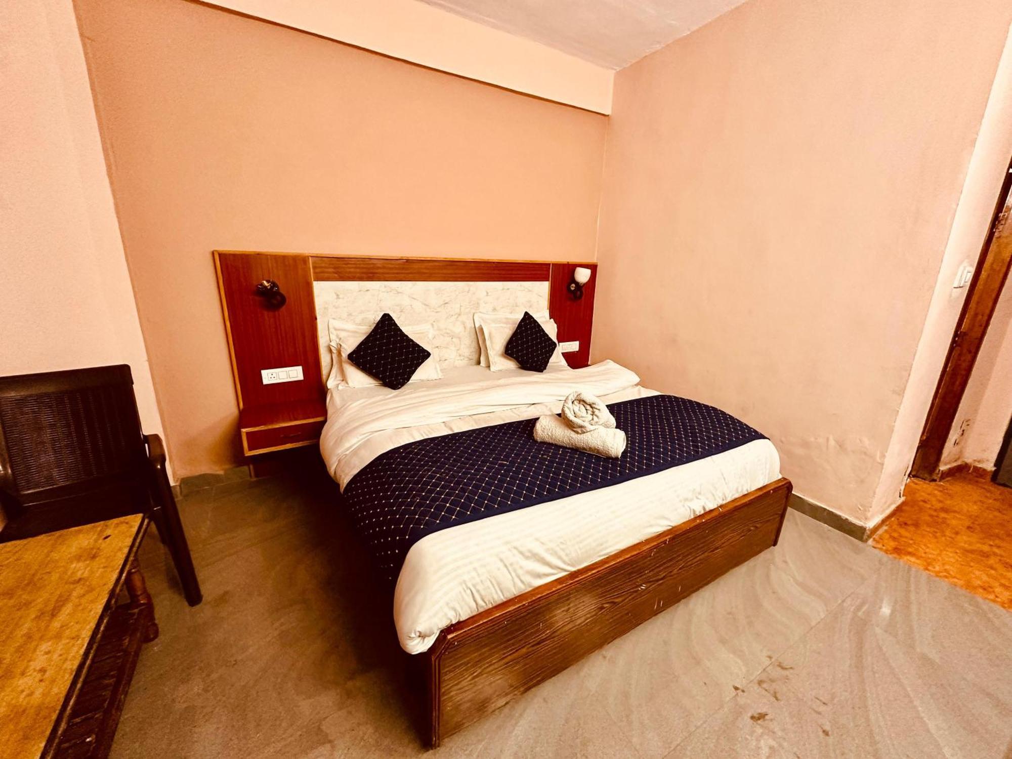 Hotel D Kanchan Manali Kültér fotó