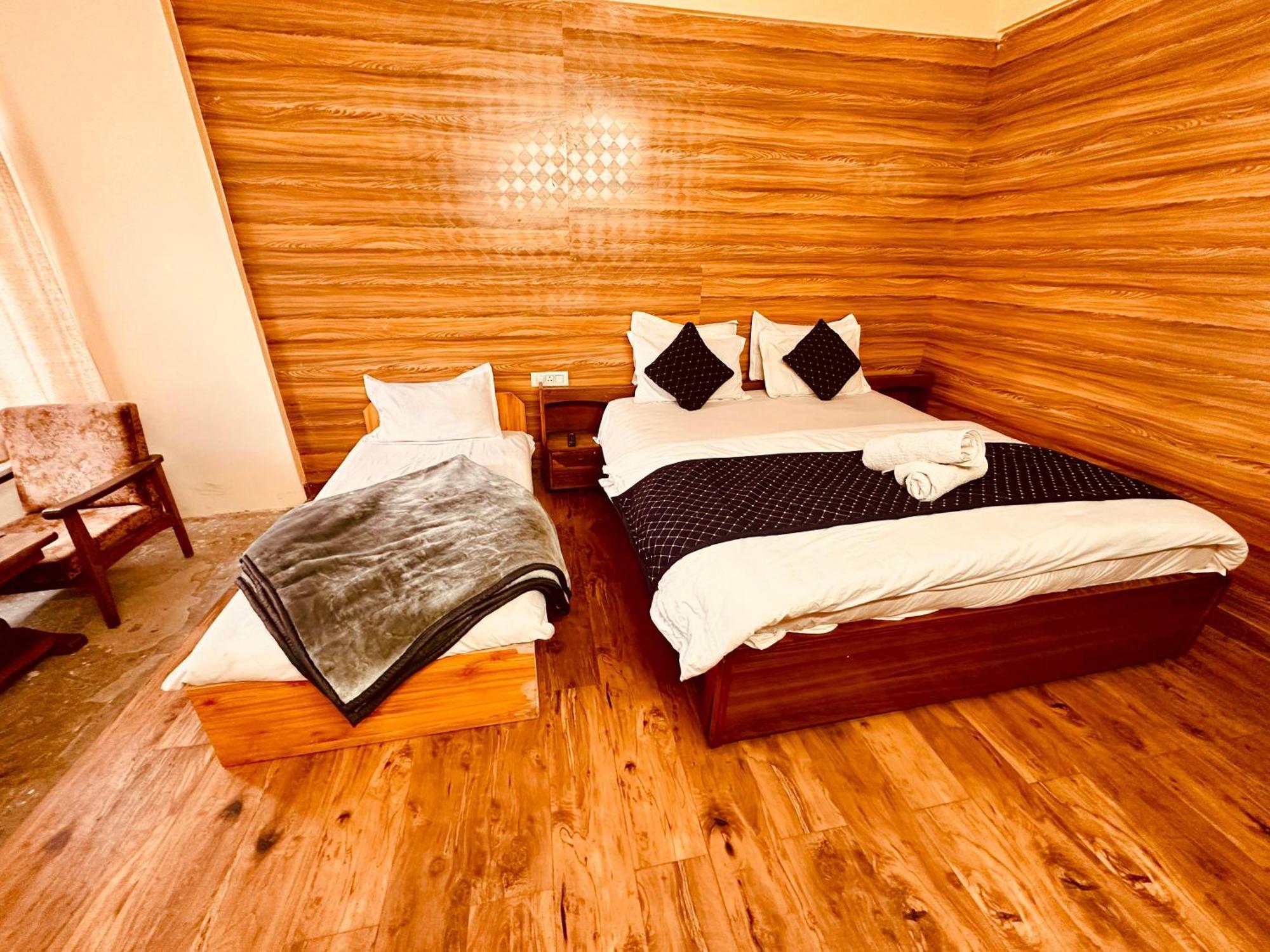 Hotel D Kanchan Manali Kültér fotó