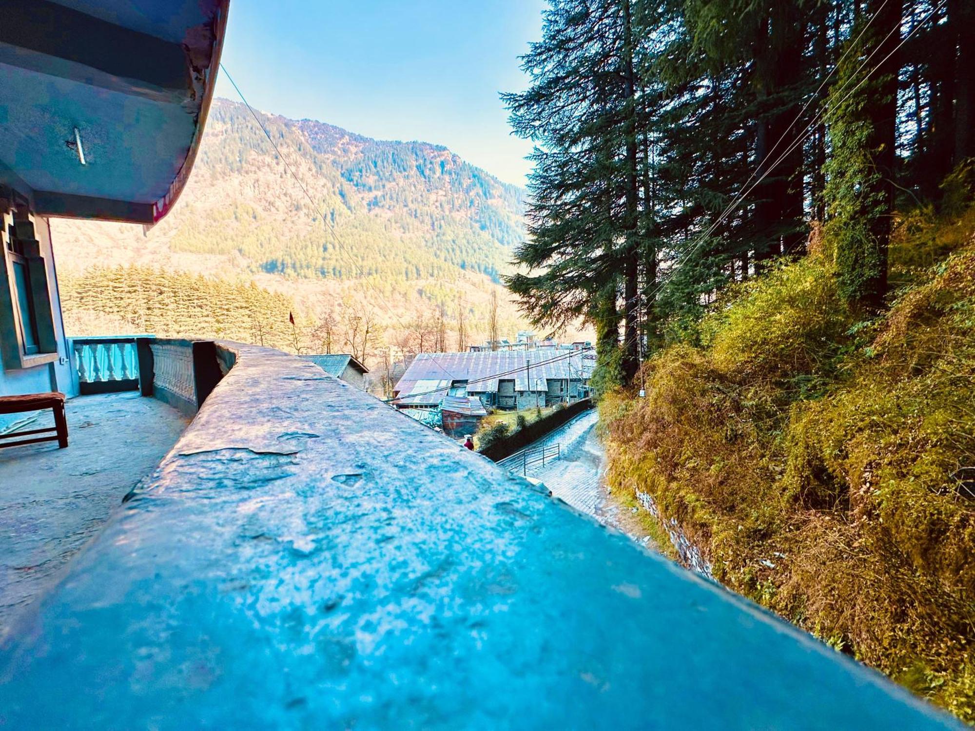 Hotel D Kanchan Manali Kültér fotó