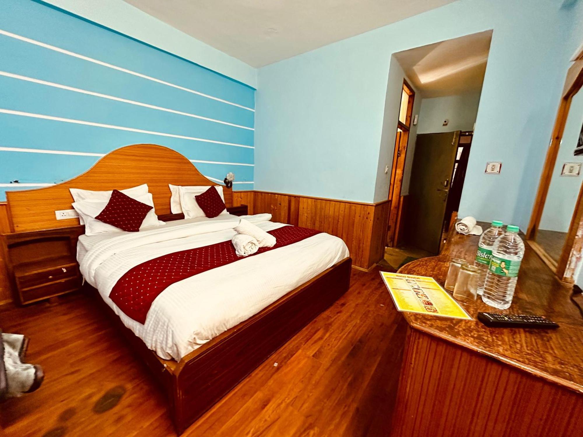 Hotel D Kanchan Manali Kültér fotó