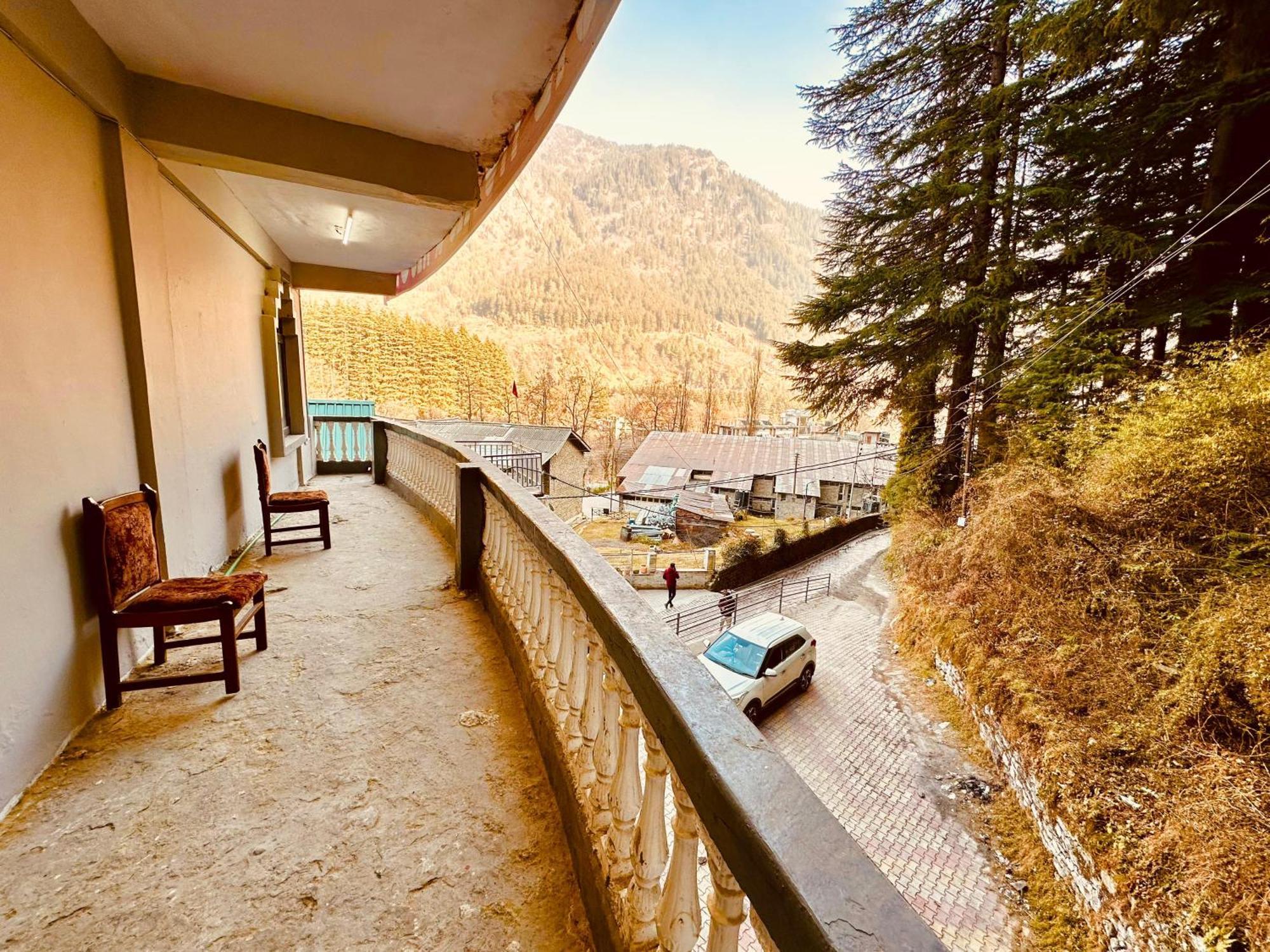 Hotel D Kanchan Manali Kültér fotó