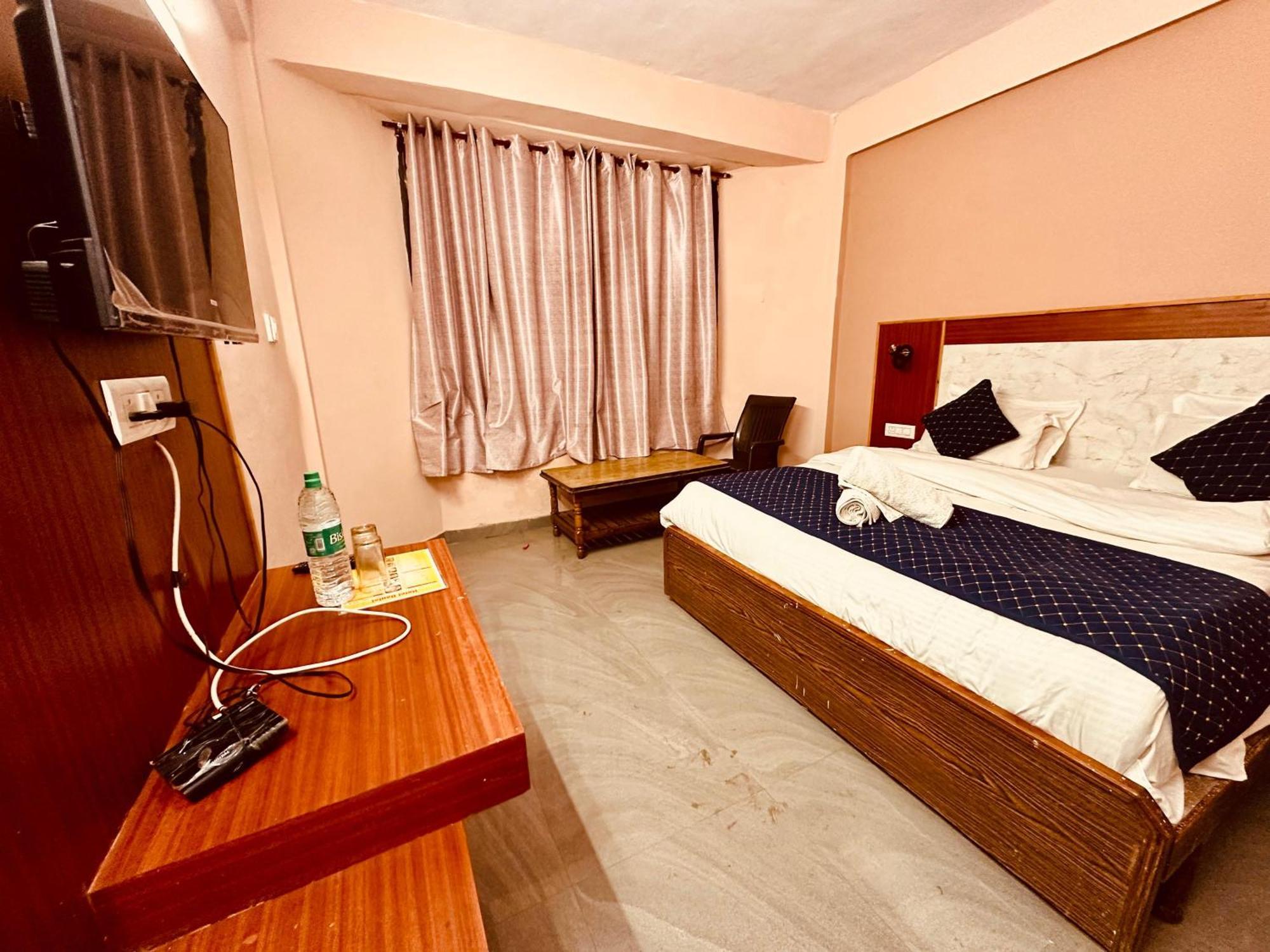 Hotel D Kanchan Manali Kültér fotó