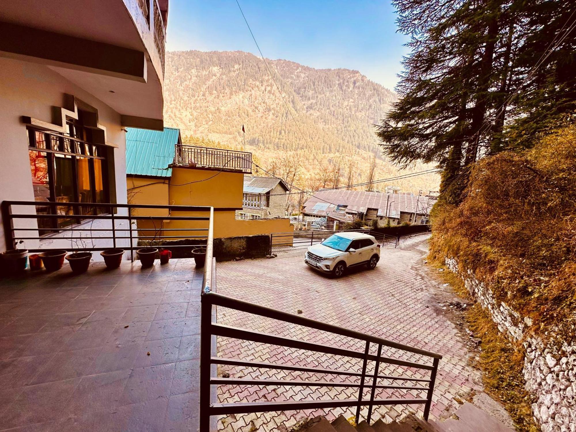 Hotel D Kanchan Manali Kültér fotó
