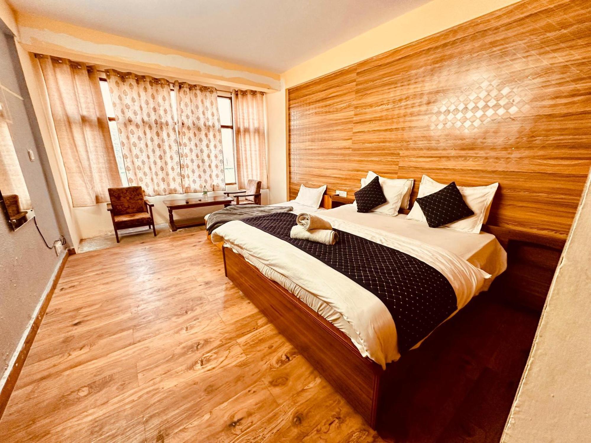 Hotel D Kanchan Manali Kültér fotó